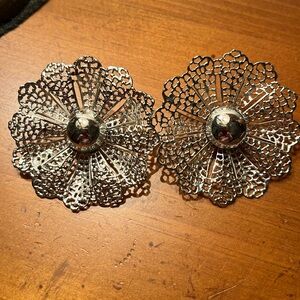 Vintage Sarah Coventry Silvertone Clip On Earrings Fan Fare 1959